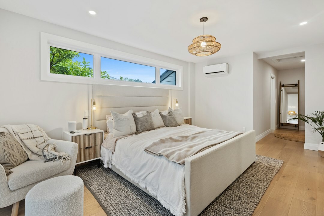 celebrity mansion bedroom